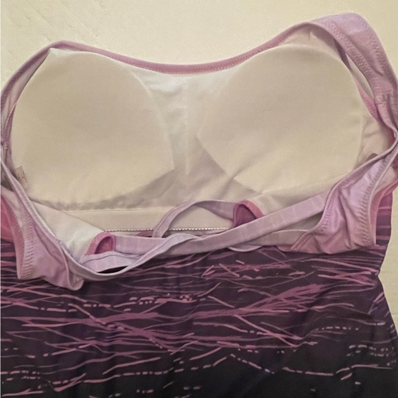 Large One Piece Purple & Pink Swimsuit. Removable bra Pads & Criss cross straps - Picture 6 of 7